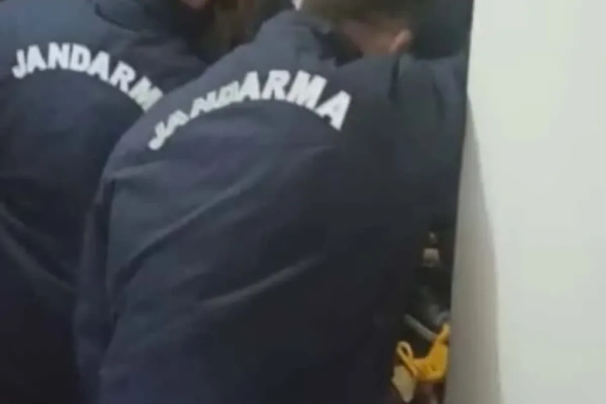 Yangına uykuda yakalandılar...Can pazarı kamerada