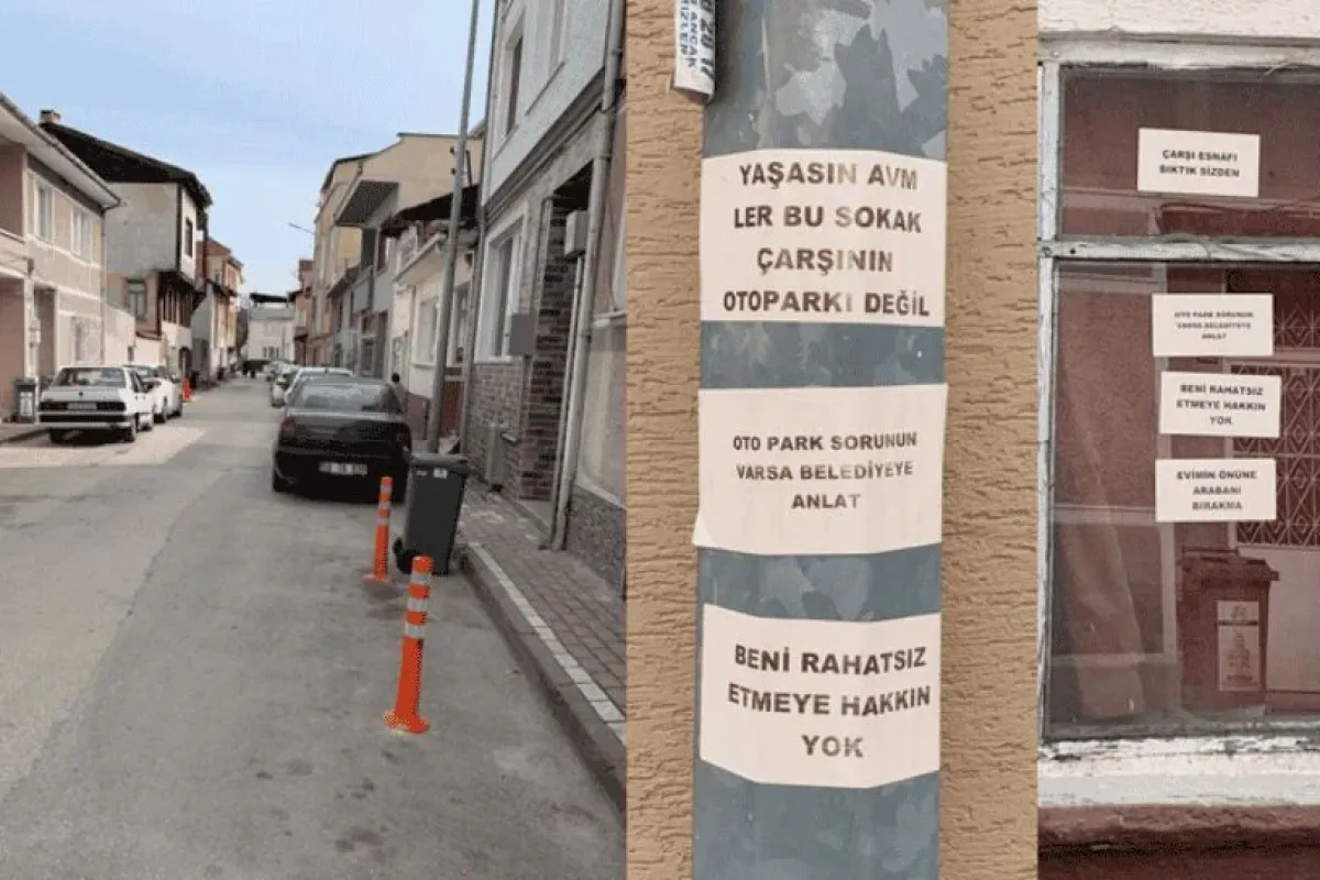Sokak sakinleri tepkilerini afişlerle dile getirdiler