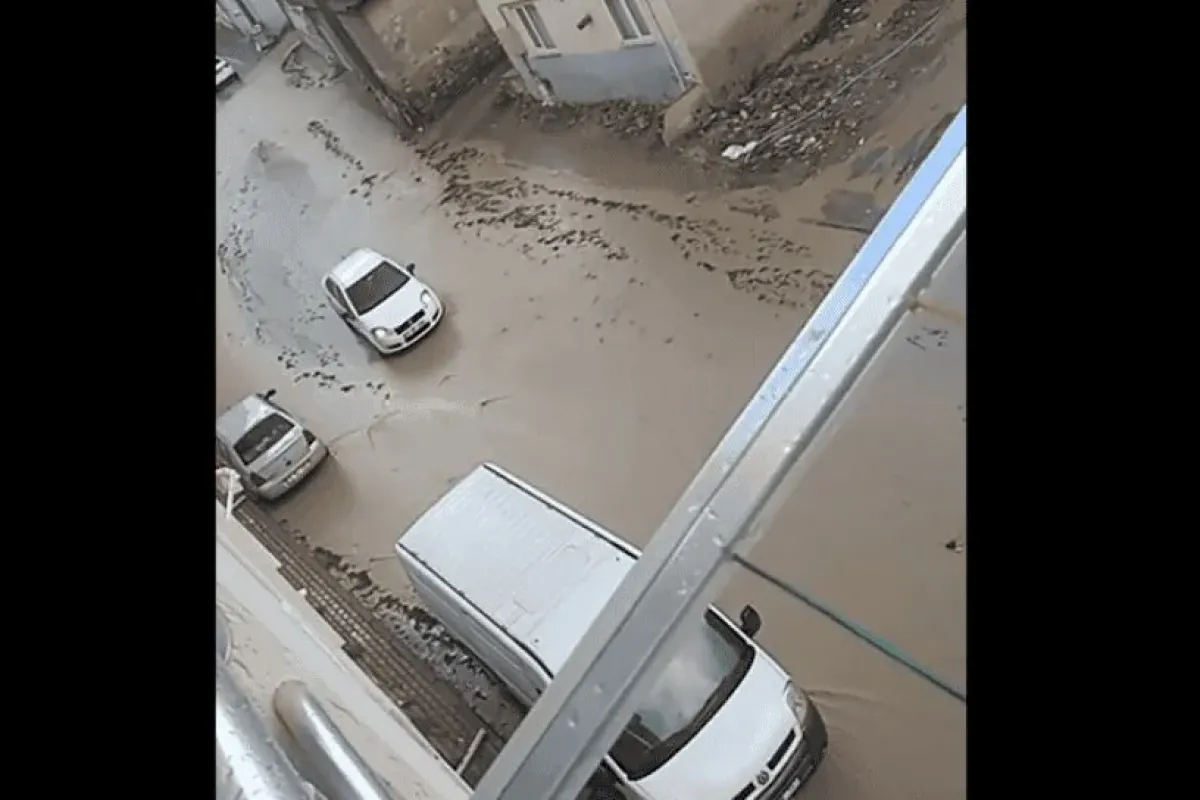 İnegöl'de yağmur suları taşkına sebep oldu