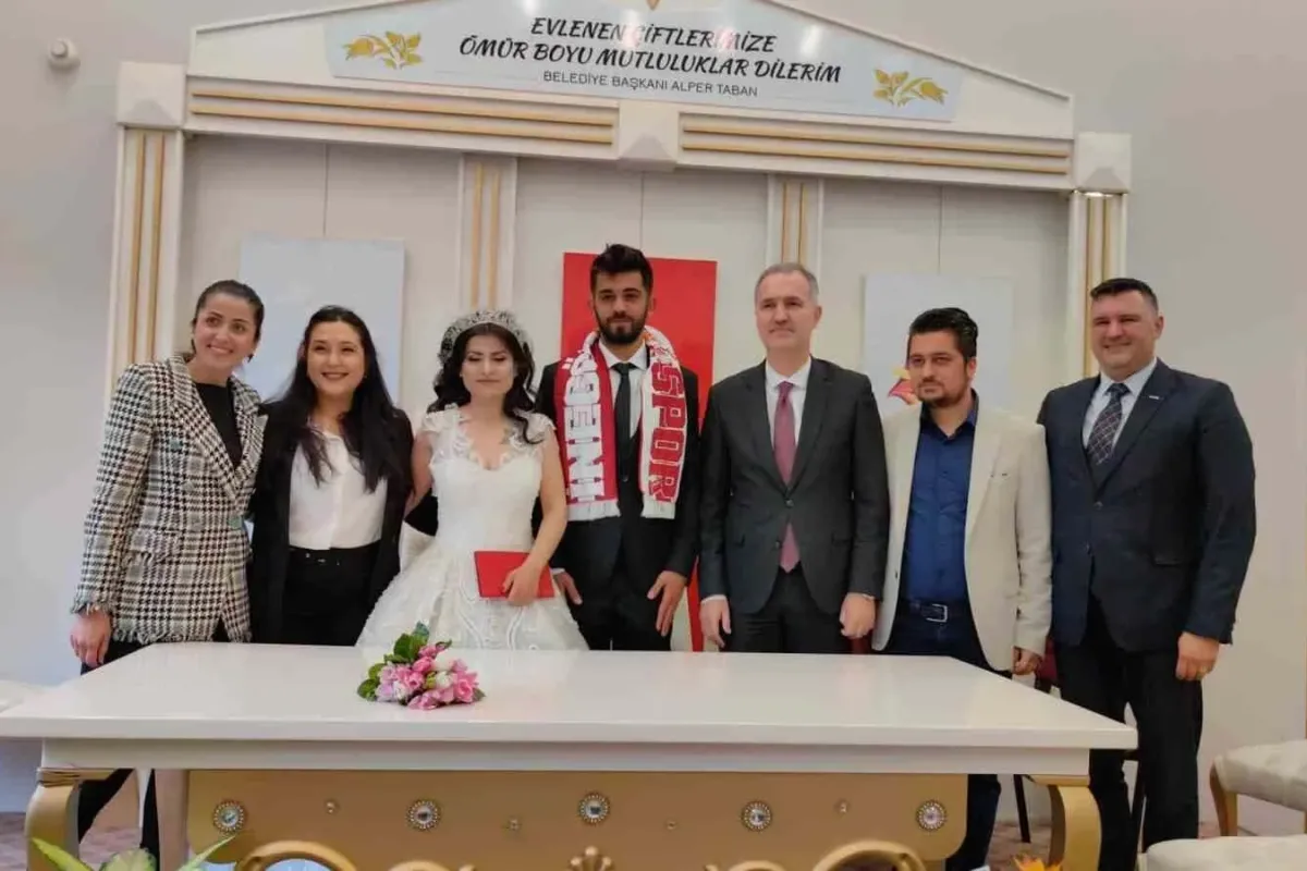 Depremden kurtulup Bursada dünyaevine girdiler