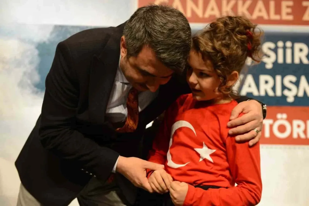 Çanakkale Destanını en iyi anlatan öğrenciler Yıldırımda ödüllendirildi