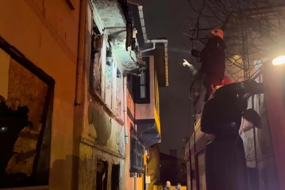 Bursada tarihi binada korkutan yangın