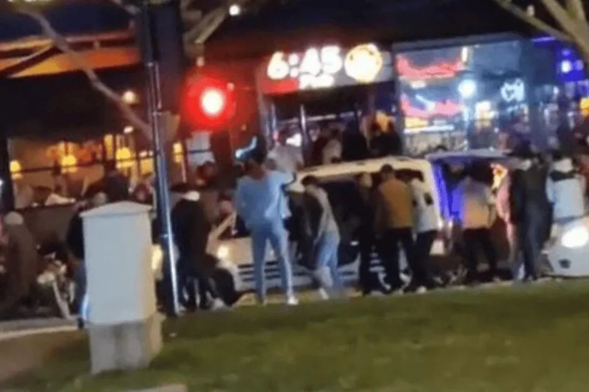 Caddeyi kapatıp oyun oynadılar