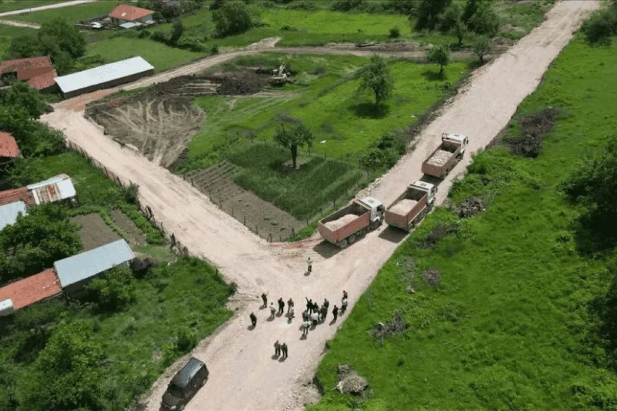1 yılda Yeniceköy'de 14 km yeni yol açıldı