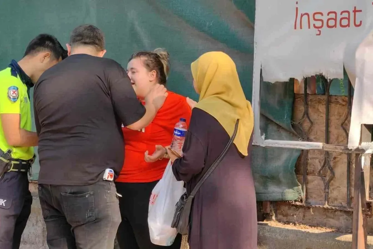 Kazaya karışan kadın sürücü gözyaşlarına boğuldu: 2 yaralı