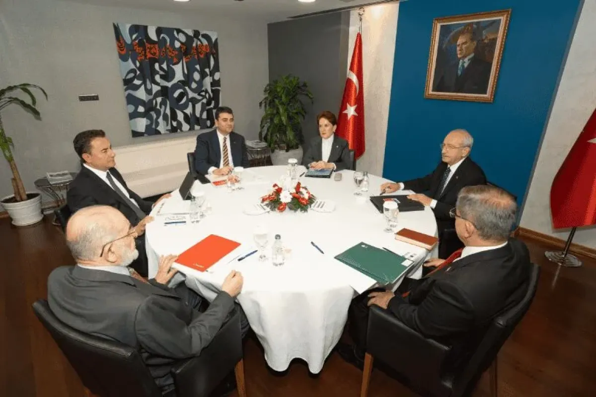 6'lı masadan 2 lider partilerini birleştiriyor