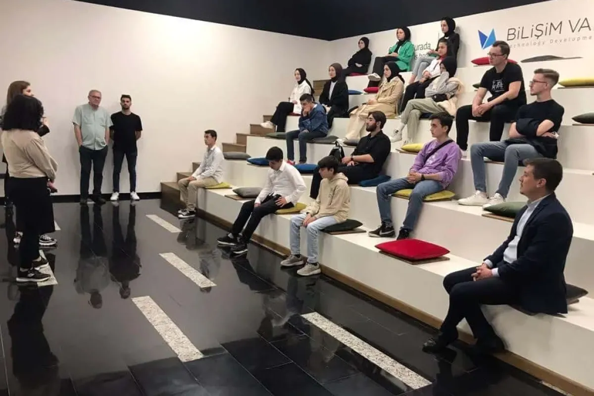 İnegöllü gençler Bilişim Vadisini keşfediyor