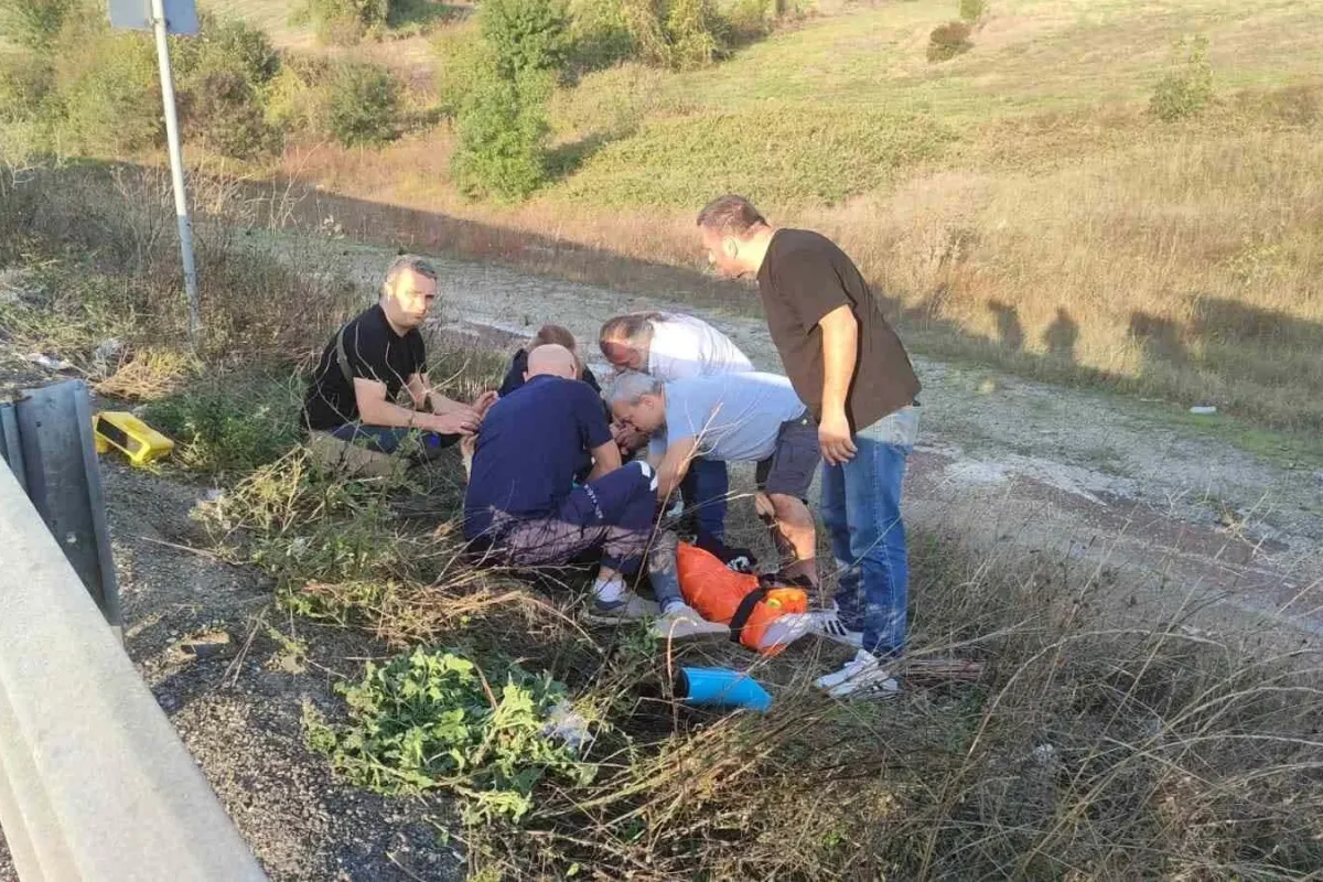 Motosiklet bariyerlere çarptı: 2 ağır yaralı