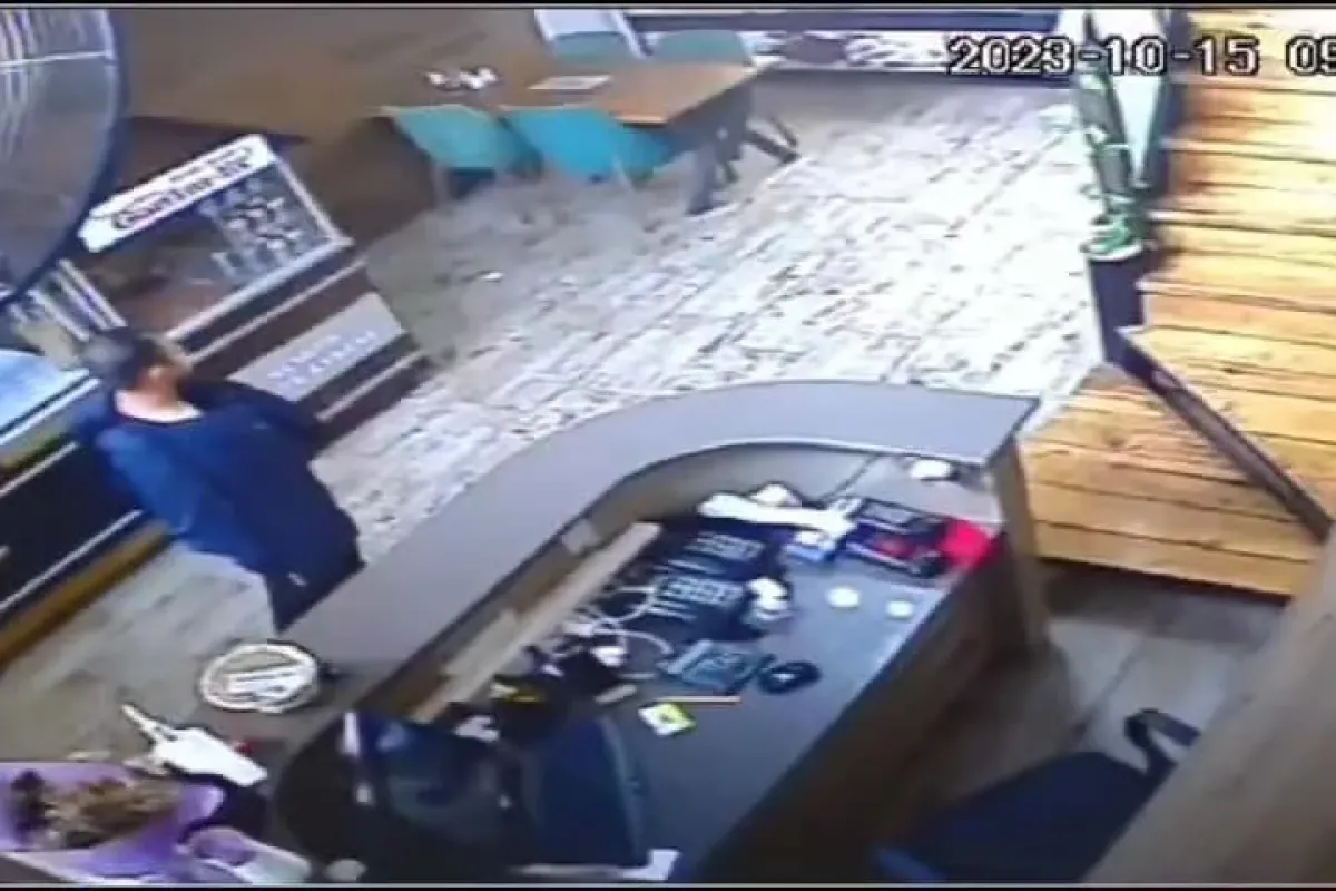 Telefon hırsızı kamerada
