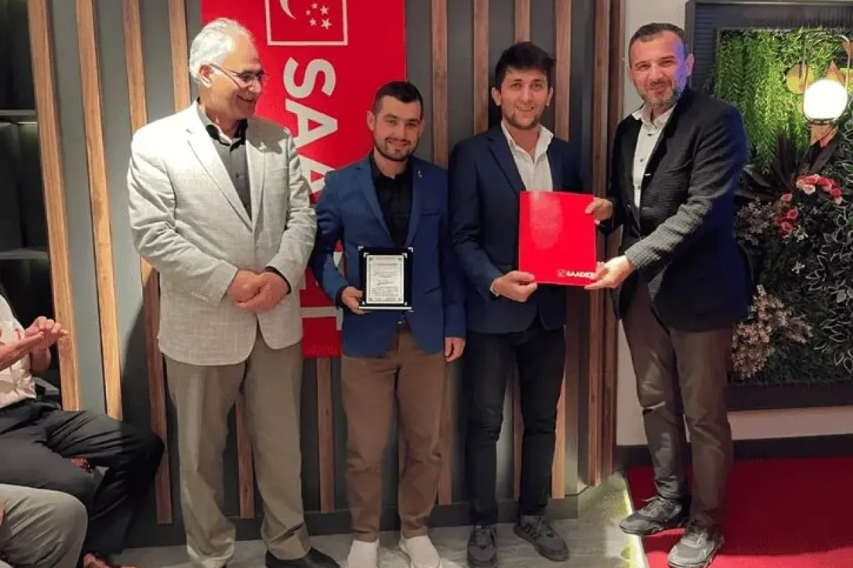 Genç Saadette bayrak değişimi