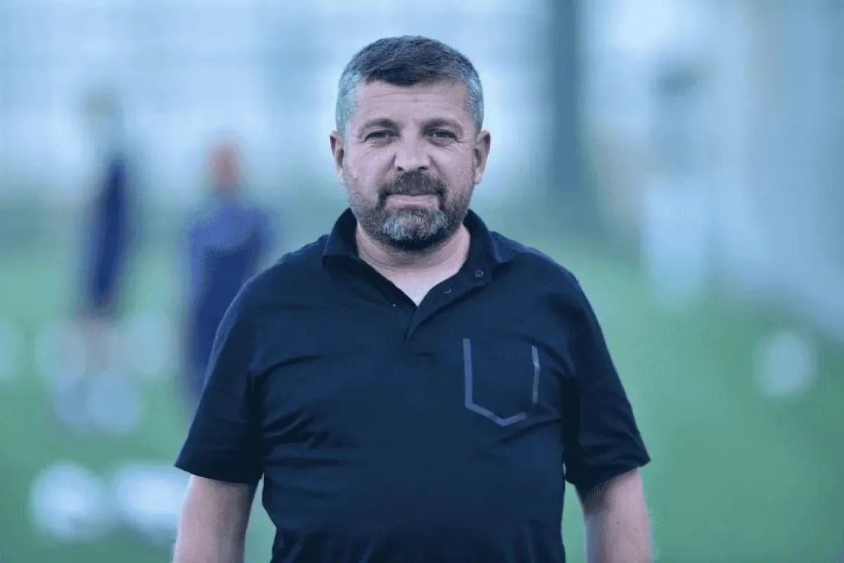 Şanlı Bayrağı kap stada gel