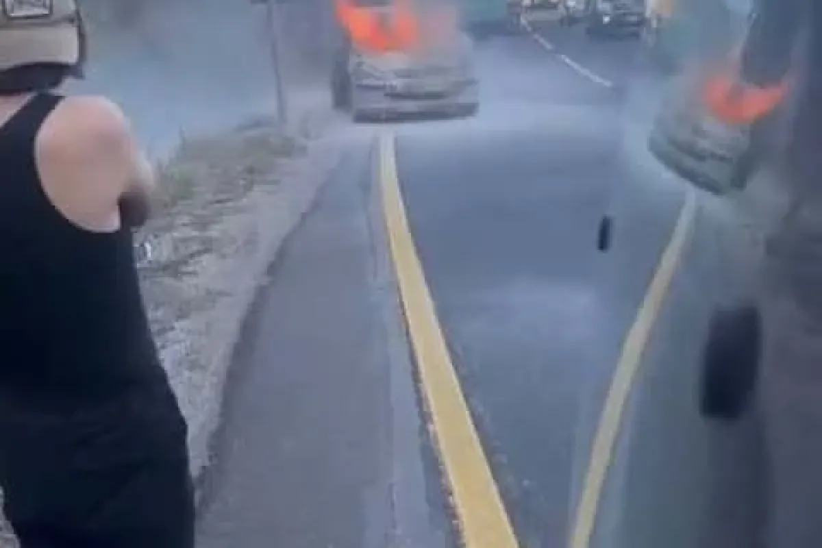 Bursada otomobil alev alev yandı