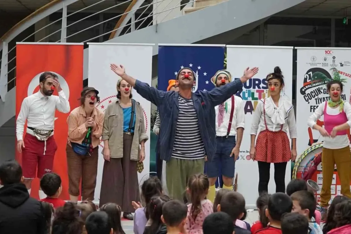 Tiyatro coşkusuna muhteşem final