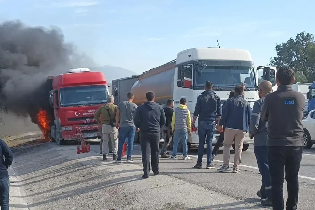 Ne söndürme tüpleri yetti, ne de su tankeri