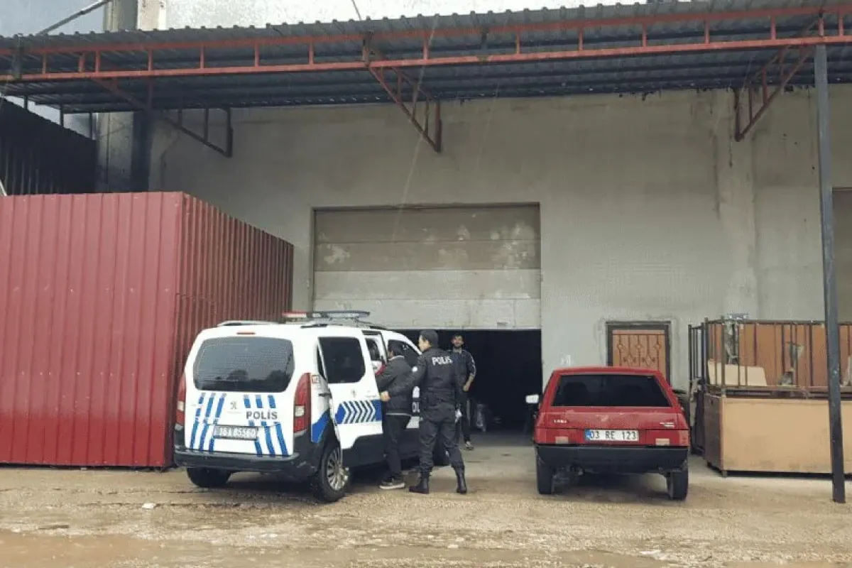 İnegölde sokakta kalan aile fabrikaya sığındı