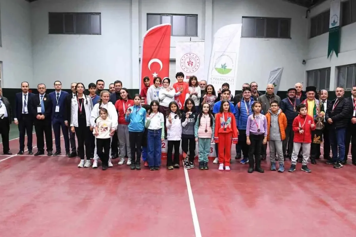 Osmangazide dedeler ve torunlar satrançta yarıştı