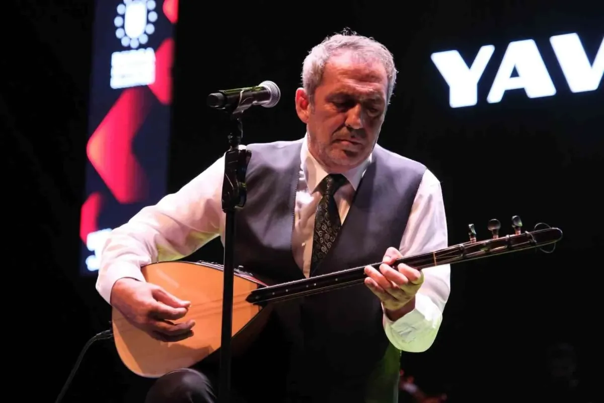 Yavuz Bingölle türkü şöleni
