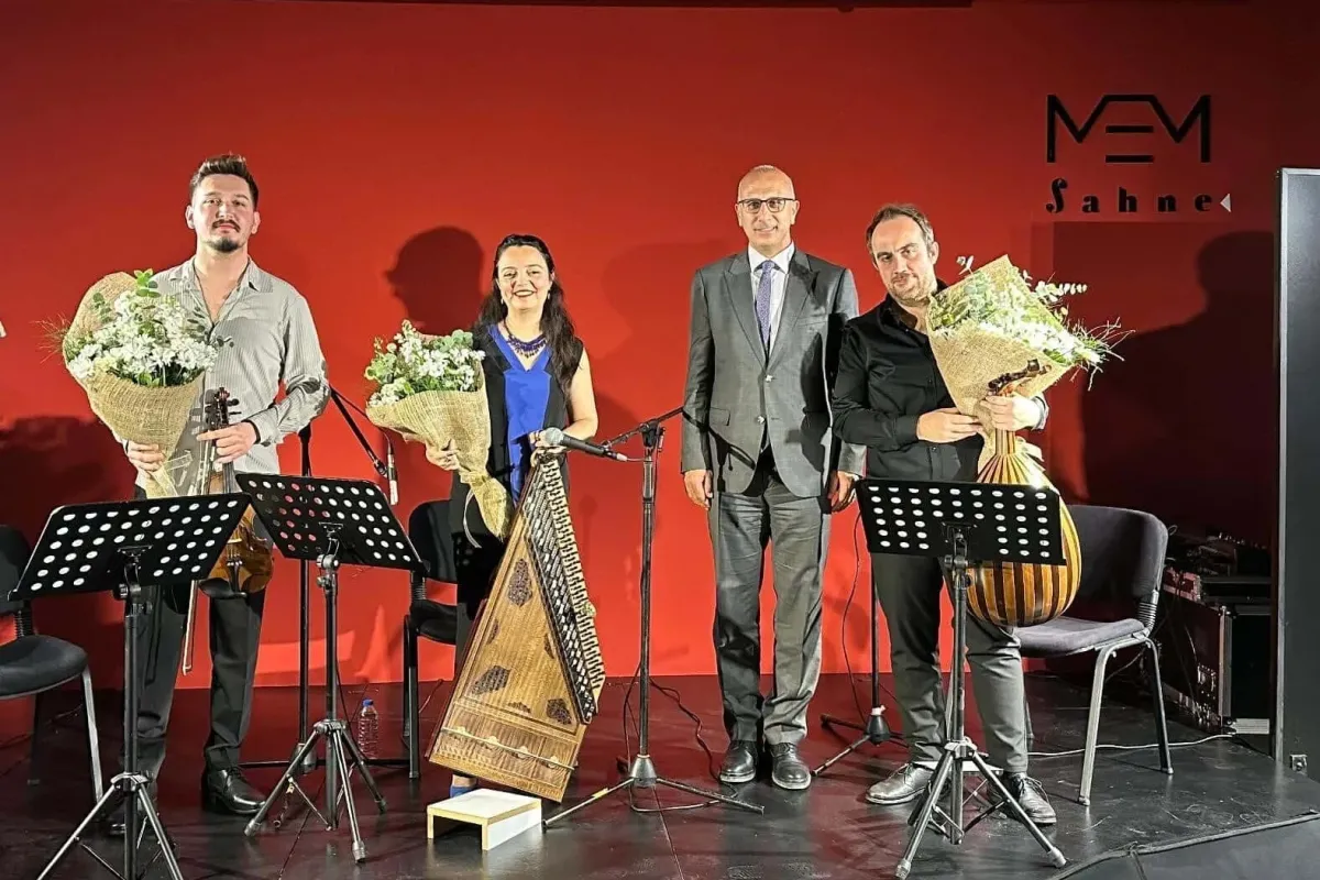 Her-Dem Trio Cumhuriyetin Müziği ile hayran bıraktı