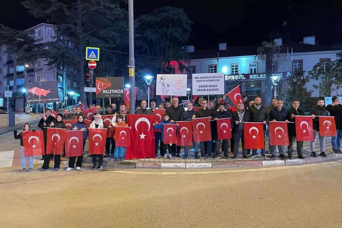 12 şehit için İnegölde sessiz çığlık eylemi