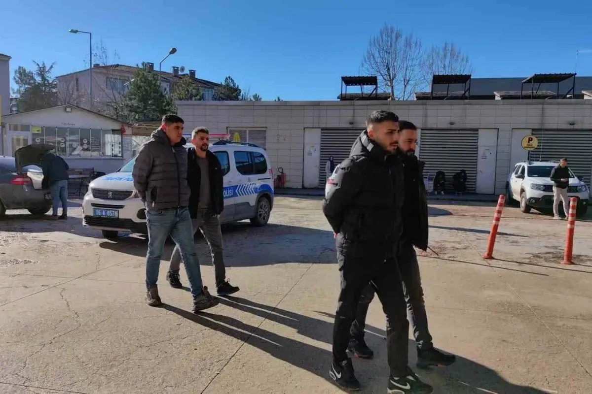 İstanbuldan İnegöle kokain getiren şahıslar yakalandı