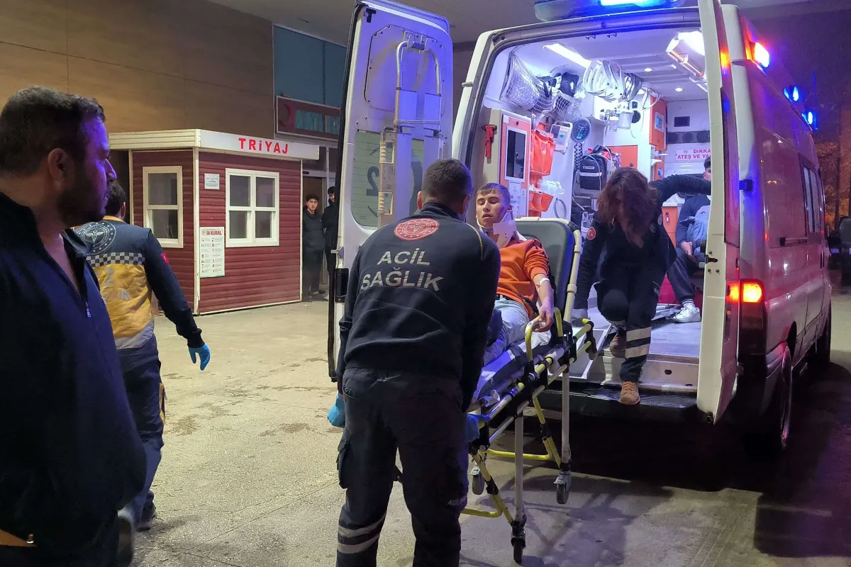 Kalburt mevkisinde can pazarı 3 yaralı