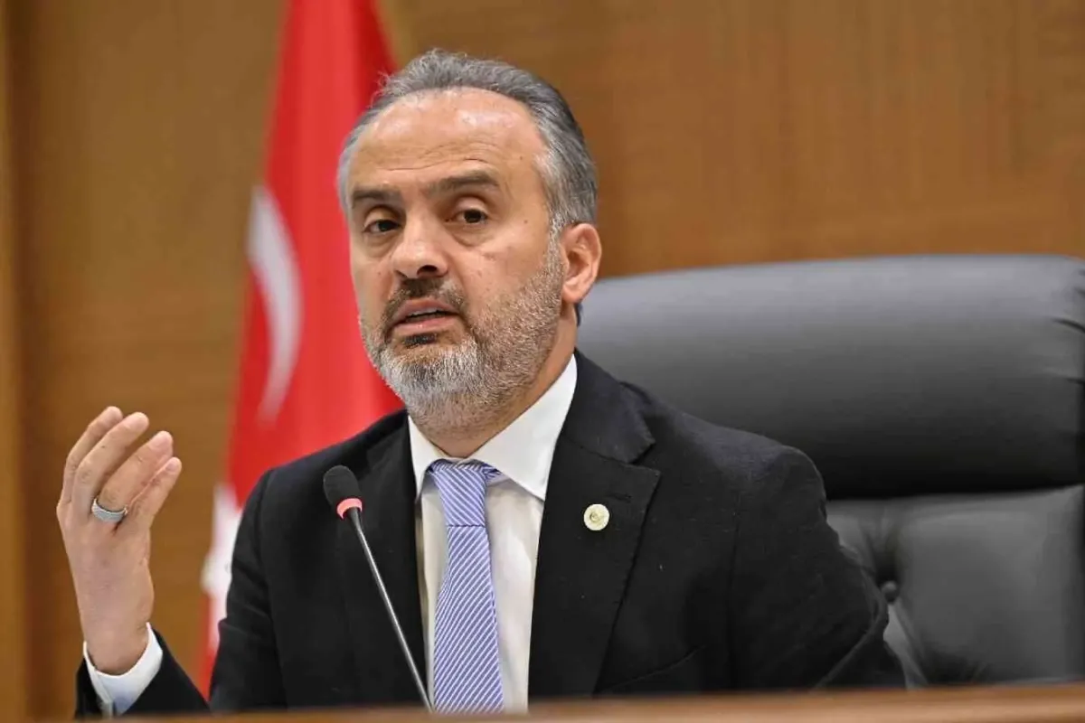 Alinur Aktaşla Bursa'da devam kararını açıkladı