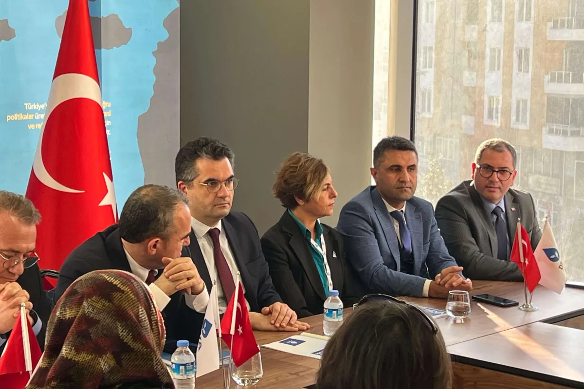 DEVA Partisinden İnegöl çıkarması