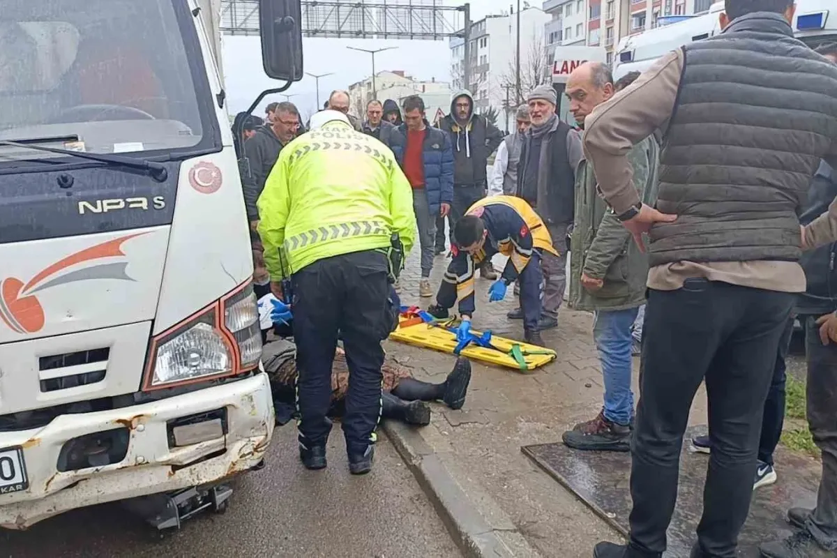 Geri manevra yapan kamyon kadına çarptı