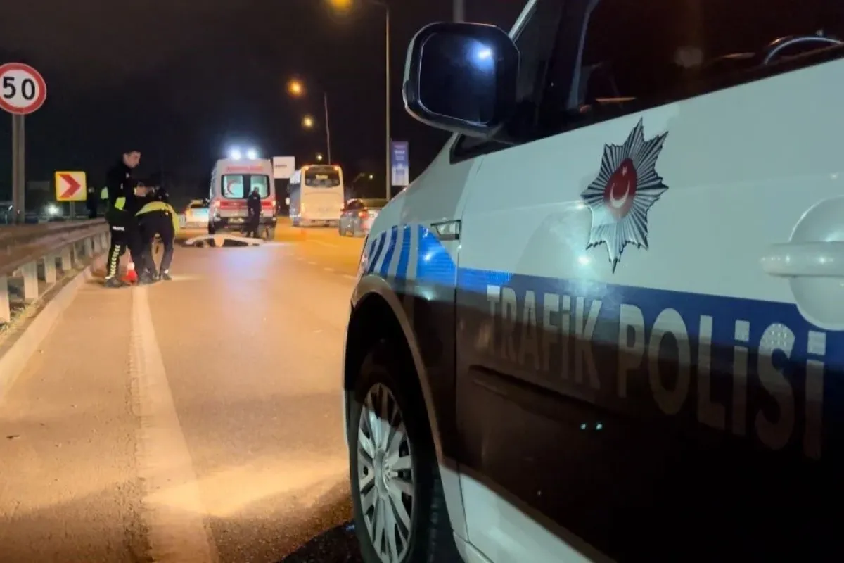 Şiddetli rüzgarın etkisiyle savrulan motosikletli hayatını kaybetti