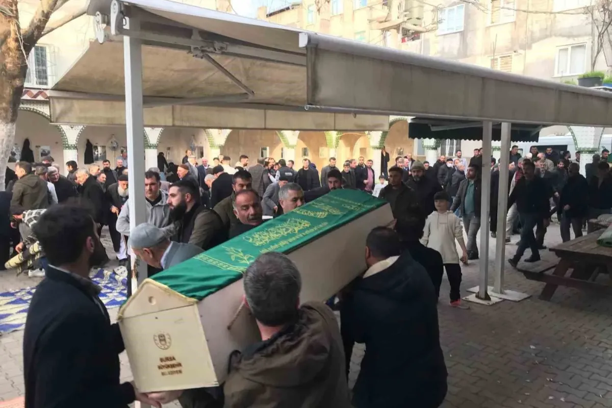 Ailesini katleden şahıs adliyeye sevk edildi