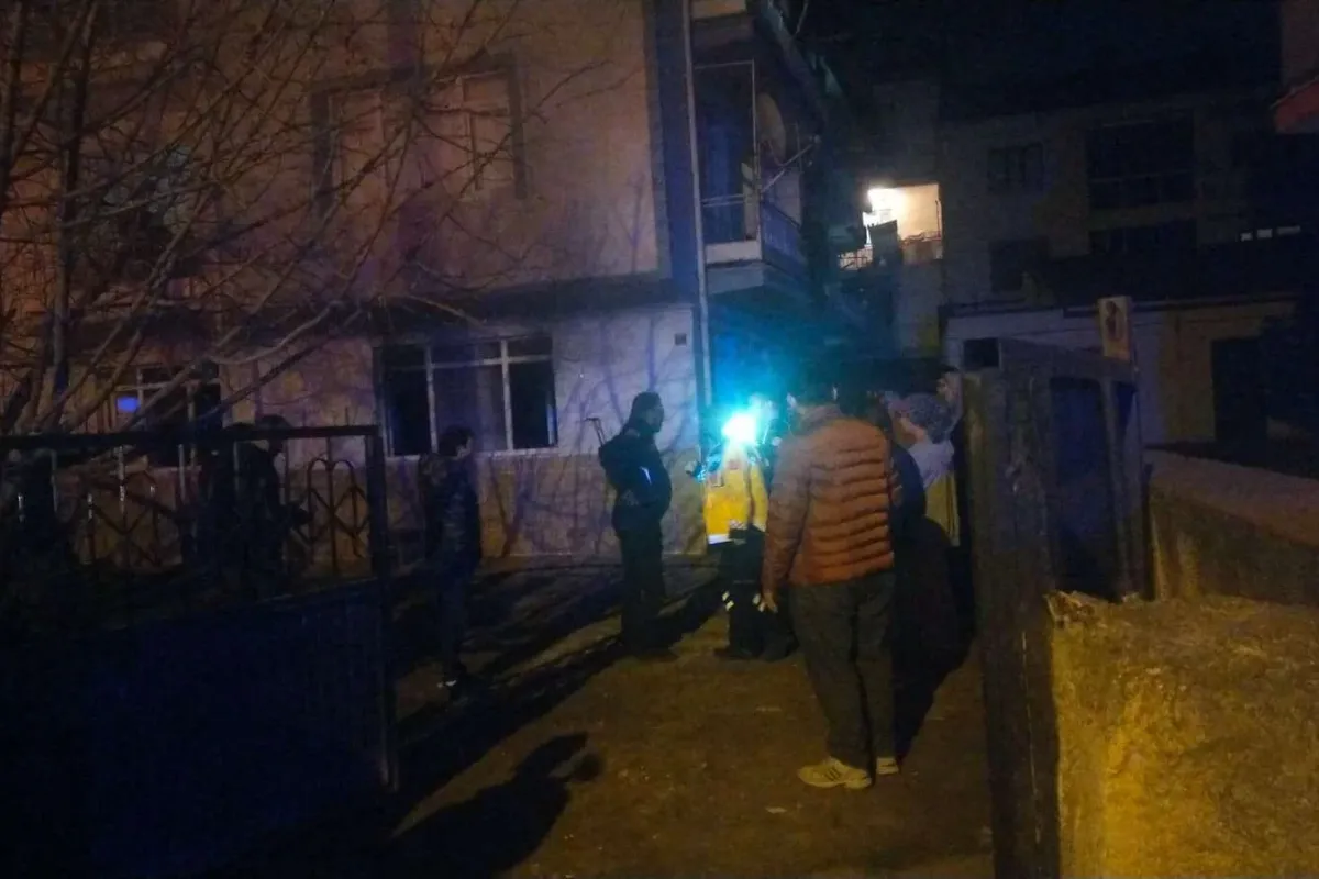 Dumanlar Sokakları Sardı, Yeni Evli Çift Yangında Zarar Gördü!