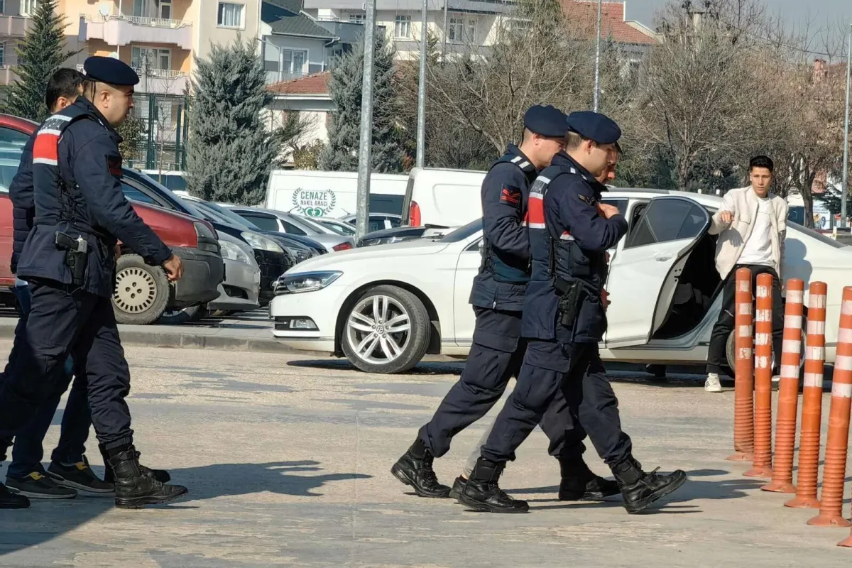Kaçaklar Yakalandı, Cezaevine Gönderildiler!