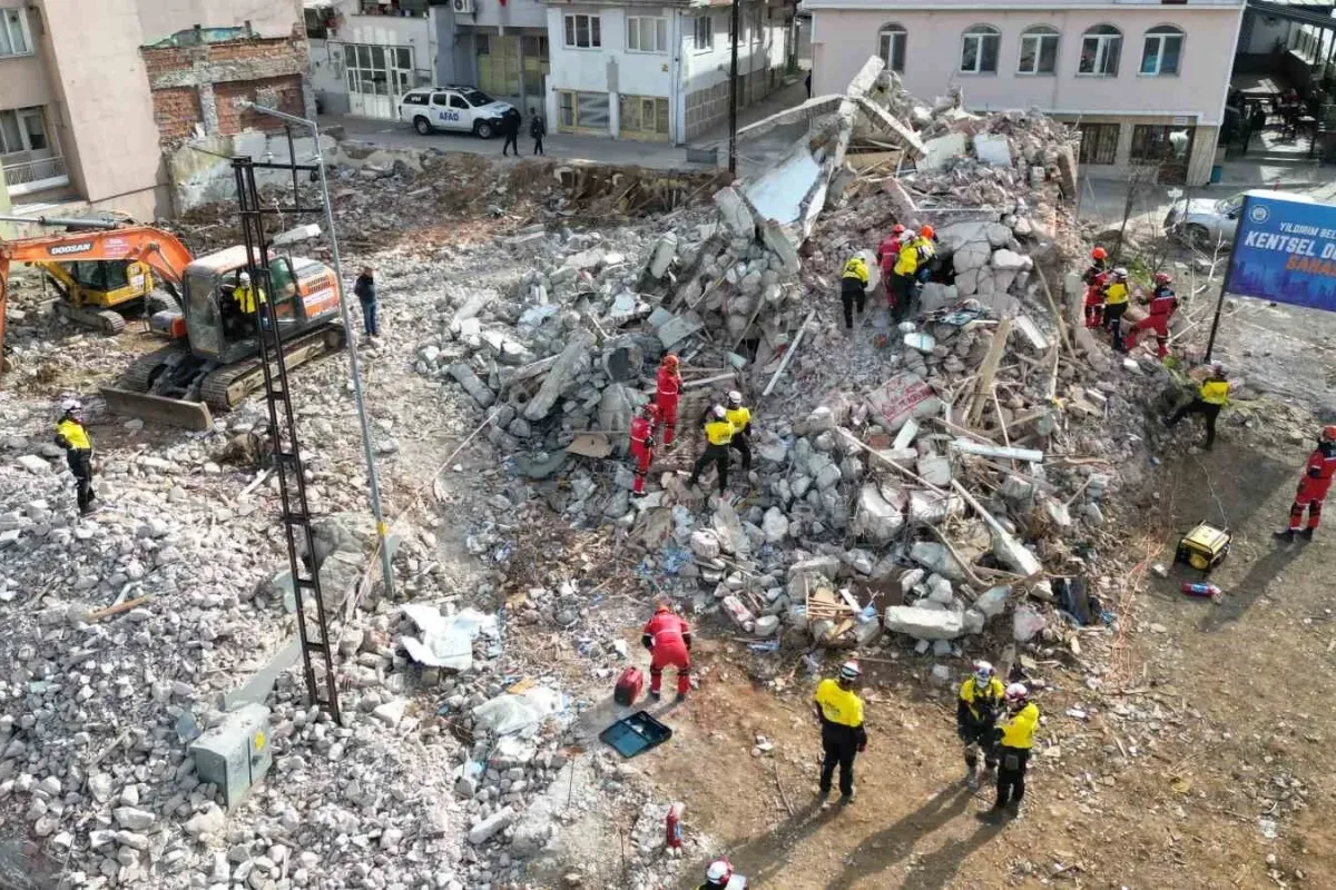 Bursada nefes kesen deprem tatbikatı...