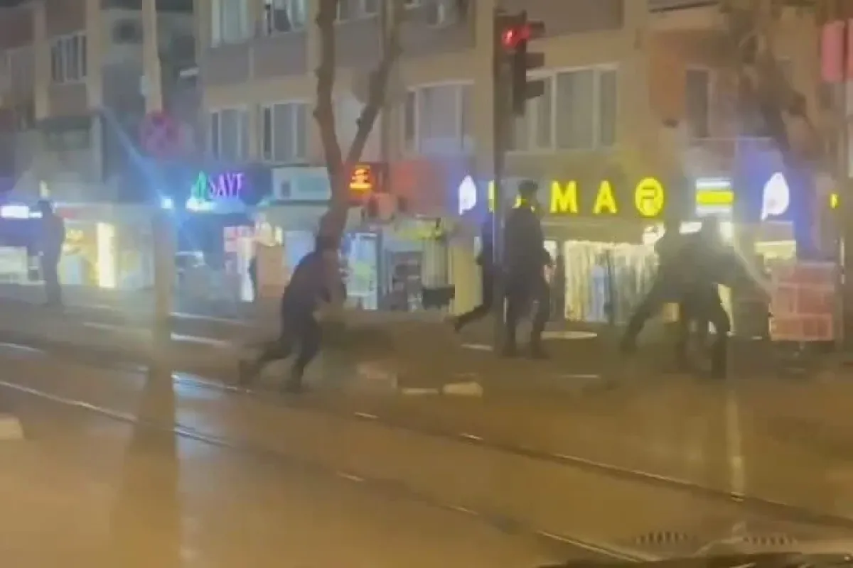 Alacak verecek meselesi sokağa taştı...Cadde boks ringine döndü