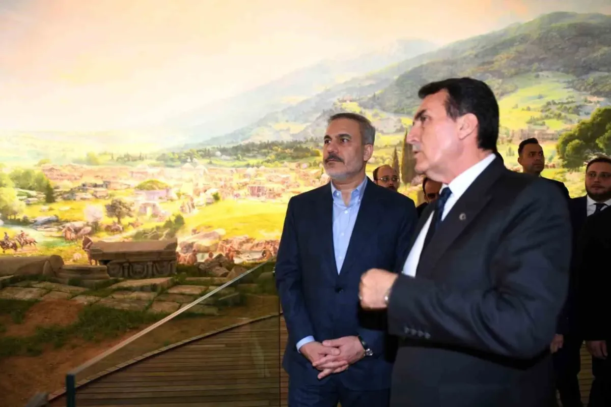 Dışişleri Bakanı Hakan Fidan Panorama 1326yı gezdi