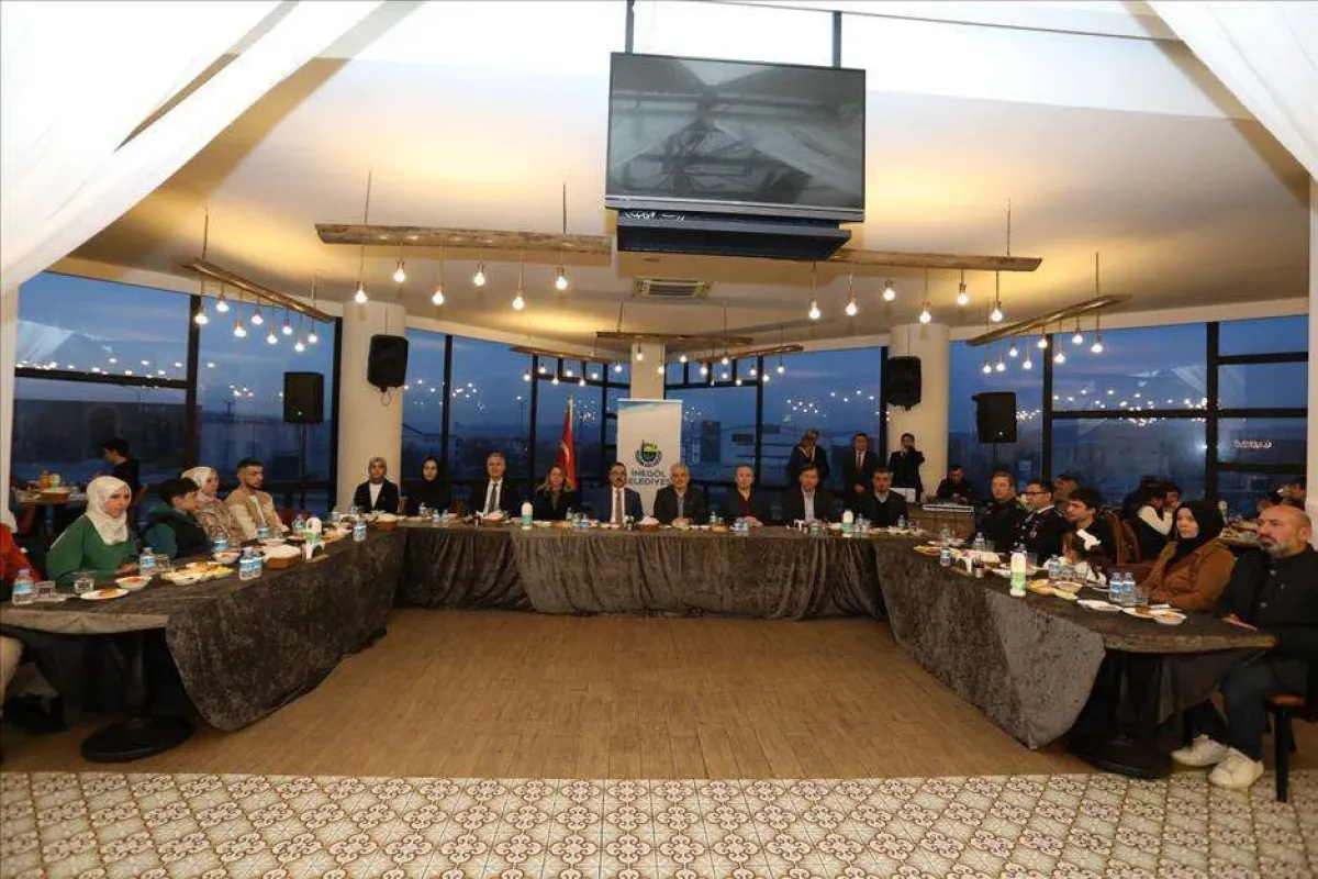 Şehit aileleri ve gazilerle iftarda buluştular