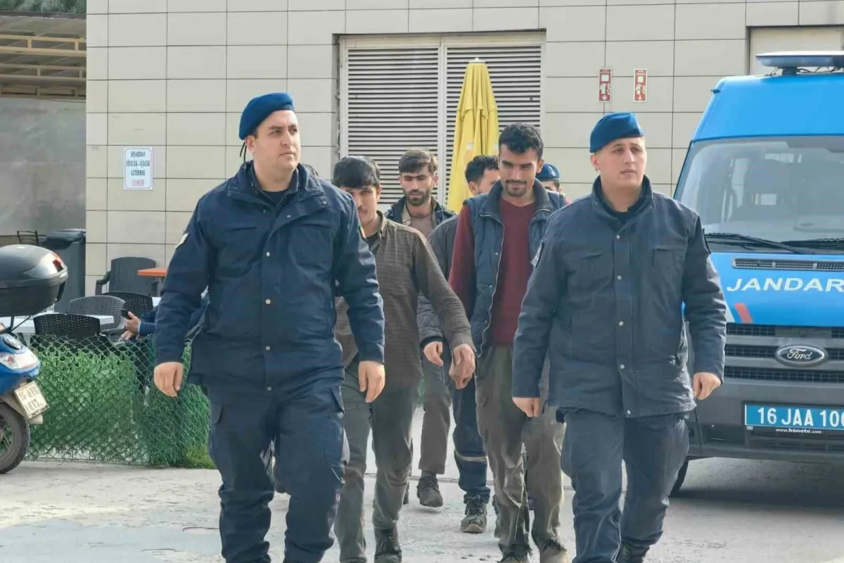 JASAT ekipleri ülkeye kaçak giren 5 şahsı yakaladı