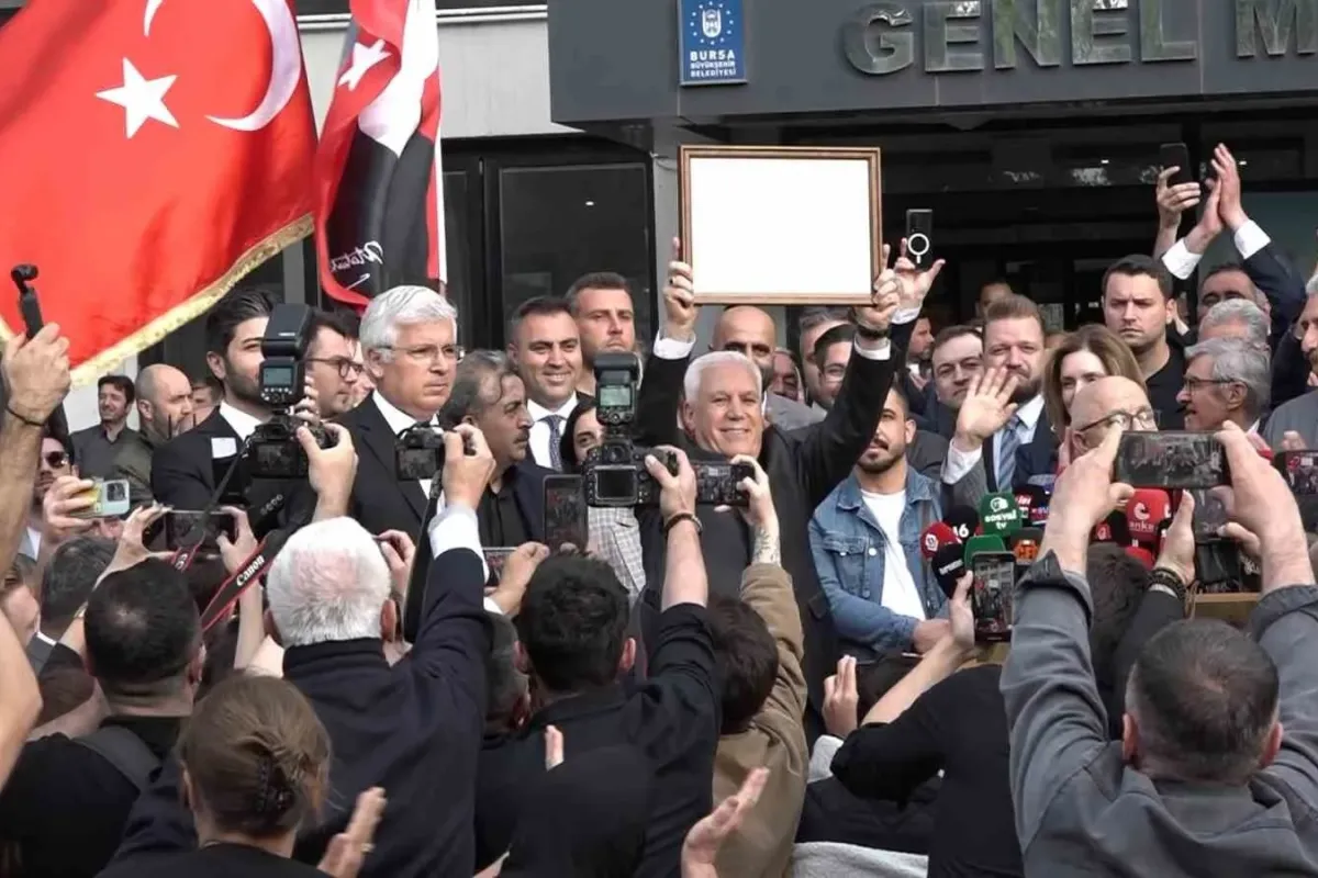 Başkan Bozbey mazbatasını aldı