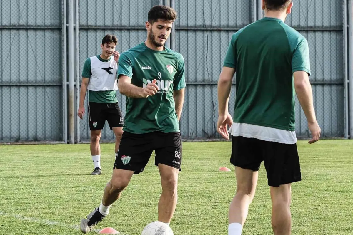Bursaspor, pas ve sonuçlandırma çalışması yaptı