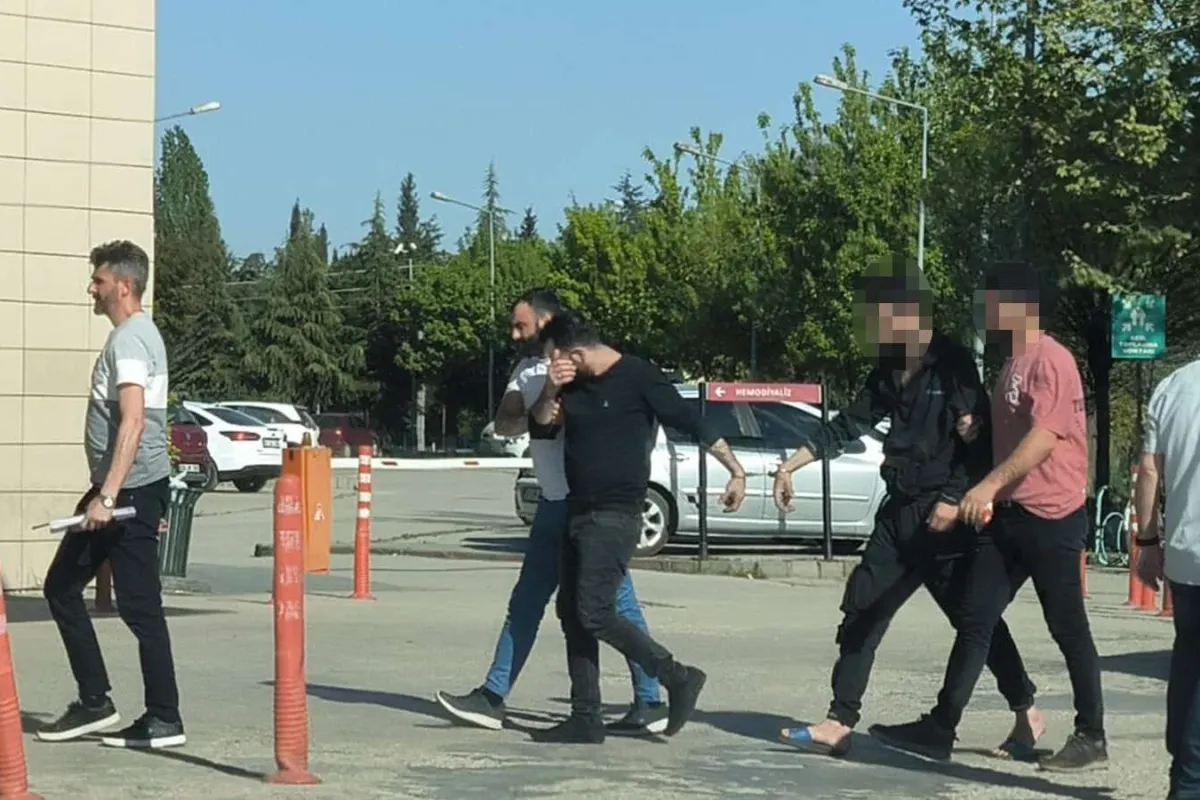 İnegöl'de Suriyeli torbacılar cezaevini boyladı!