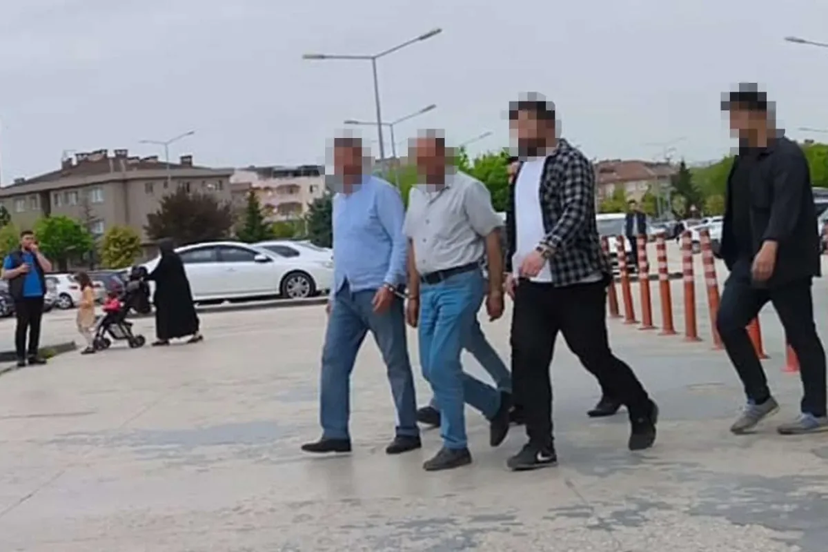 İnegöl'de aranan 4 kişiyi polis yakaladı