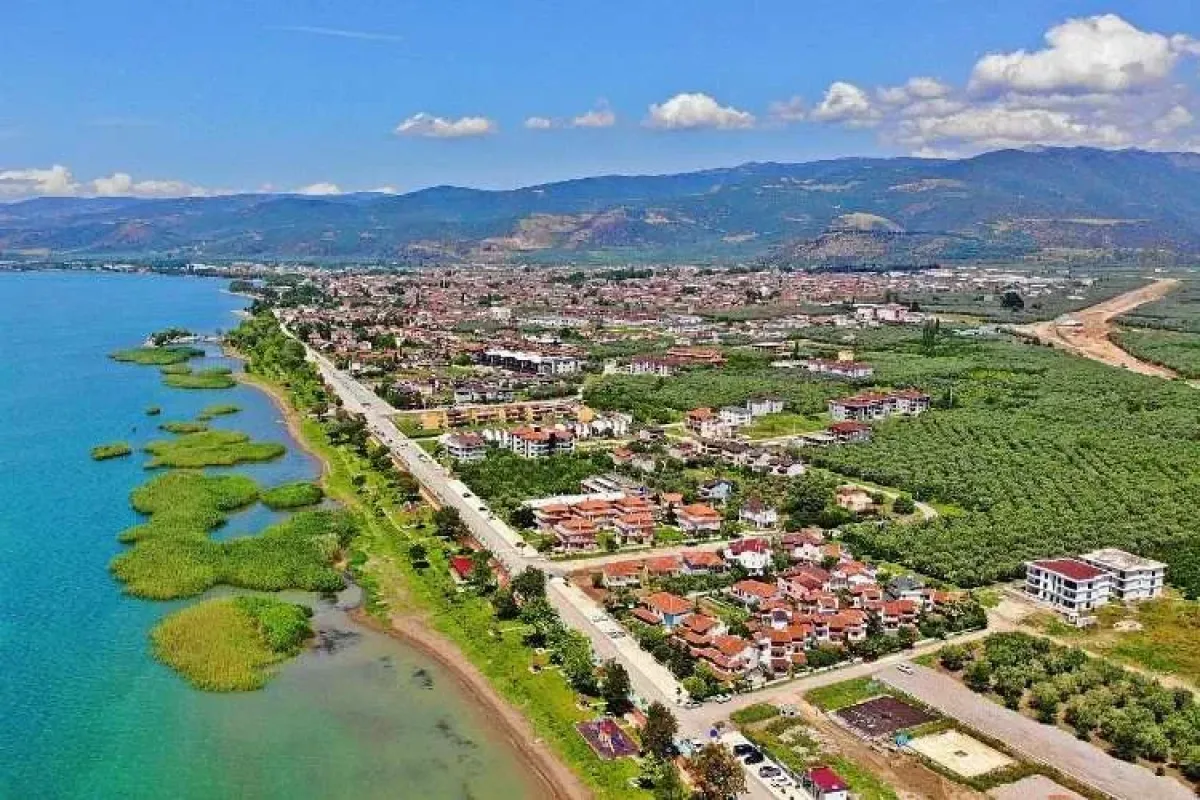 İznik: Tarihi ve Doğal Güzelliklerle Dolu Bir İlçe
