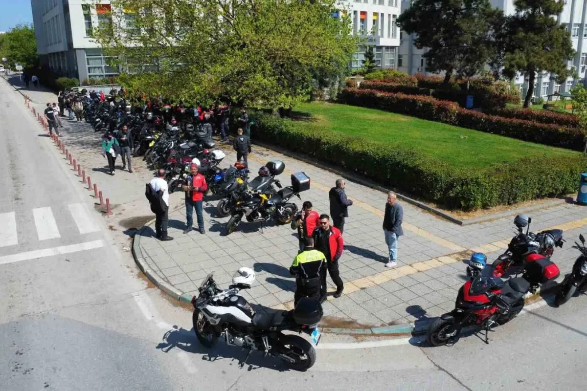 Motosikletliler hemofili farkındalık için sürdü