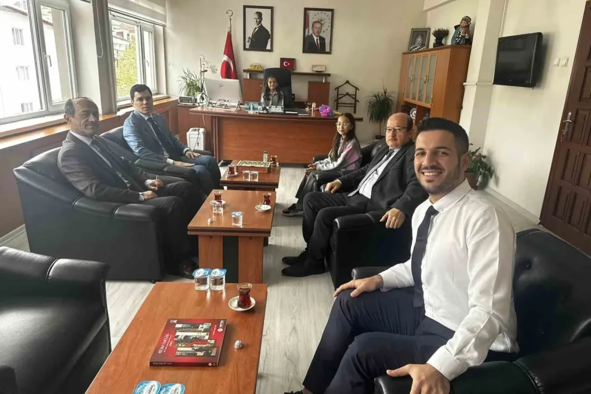 Orhaneli Kaymakamlık koltuğuna Sahre Ay oturdu