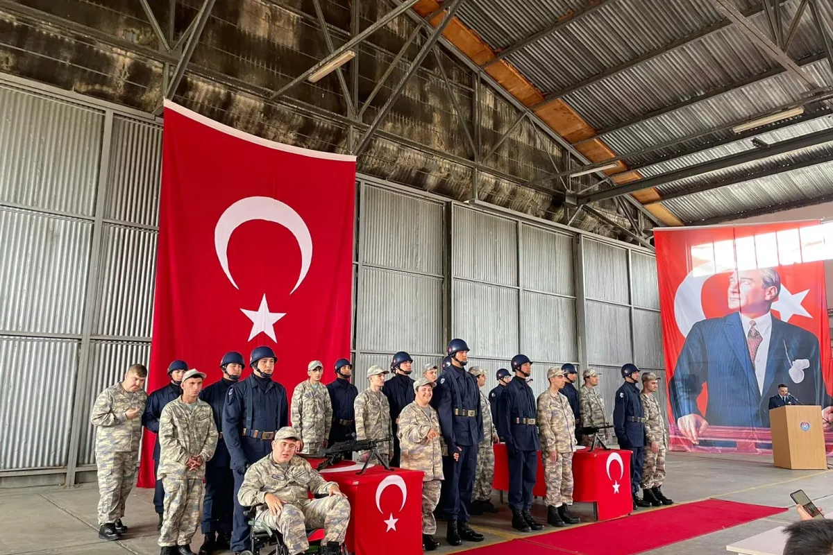 İnegöl'den 5 engelli genç 1 günlük askerlik yapıp tezkere aldı