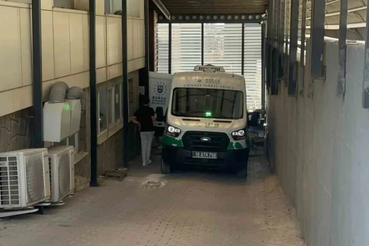Babaları tarafından öldürülen 3 kardeş yan yana defnedilecek