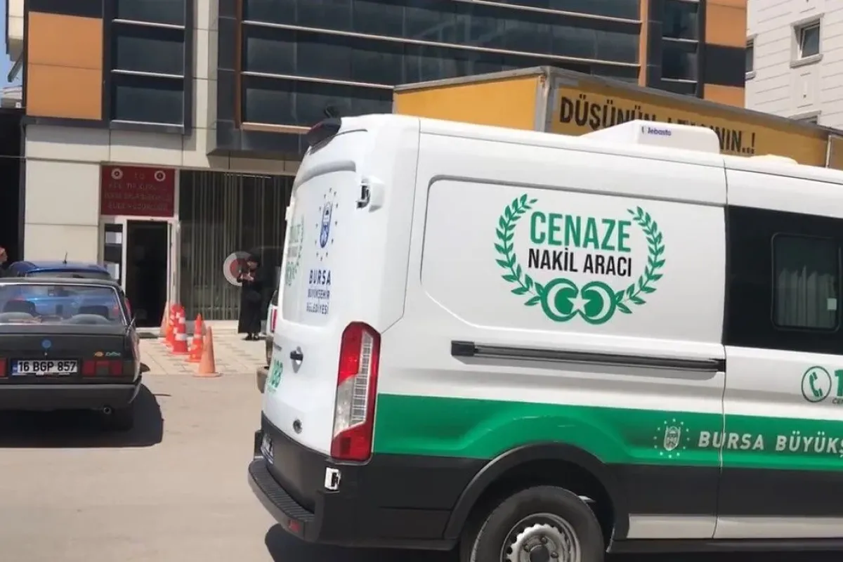 Kahvaltı yaptıkları sırada 3 çocuğunu öldürmüş