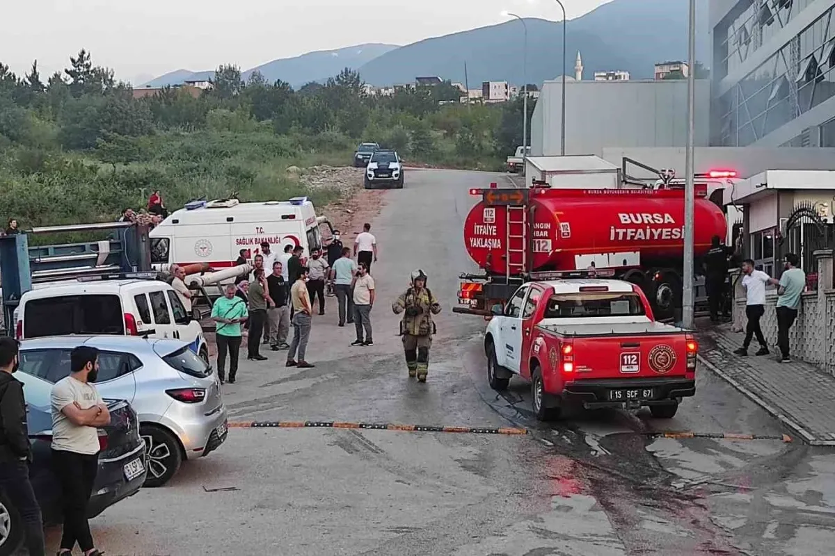 Tekstil fabrikasının bacasında korkutan yangın