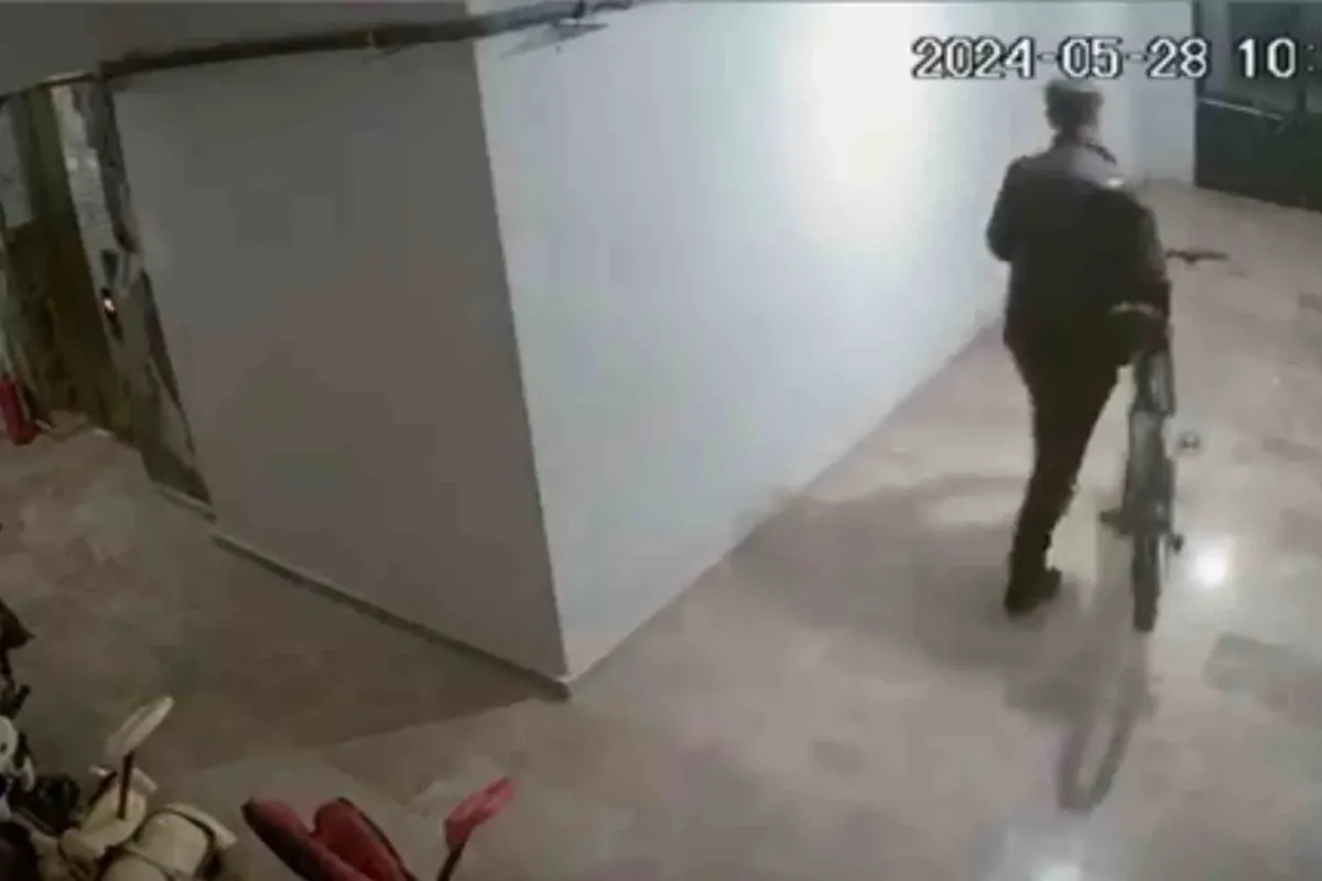Bisiklet hırsızının rahat tavırları pes dedirtti