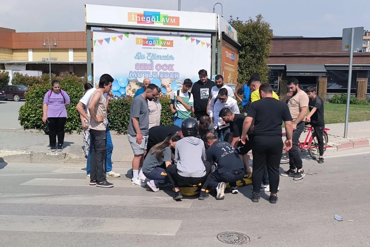 Genç kız kazada yaralandı